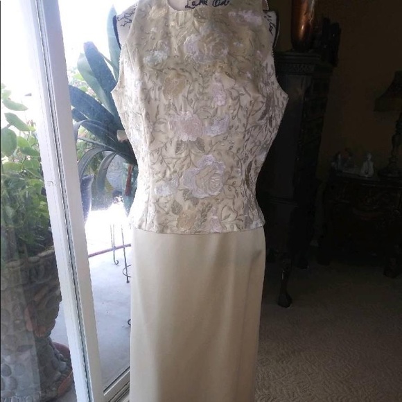 Zola evening floor length dress size14 - Picture 8 of 8